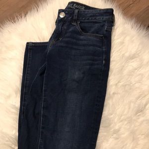 American Eagle Darker Wash Blue Jeans